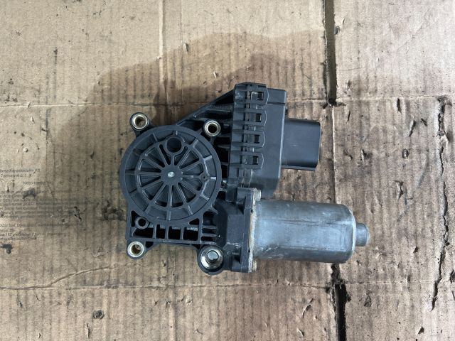 bontott FORD MONDEO III Jobb első Ablakemelő Motor
