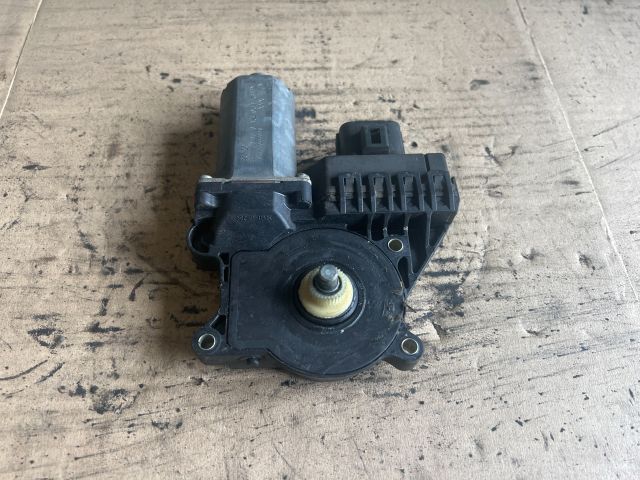 bontott FORD MONDEO III Jobb első Ablakemelő Motor