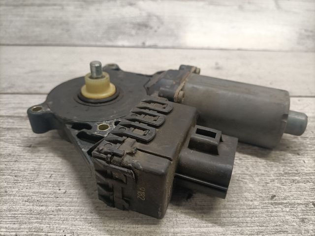 bontott FORD MONDEO III Jobb első Ablakemelő Motor