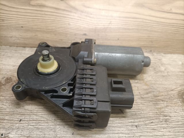 bontott FORD MONDEO III Jobb első Ablakemelő Motor