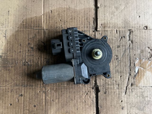 bontott FORD MONDEO III Jobb első Ablakemelő Motor