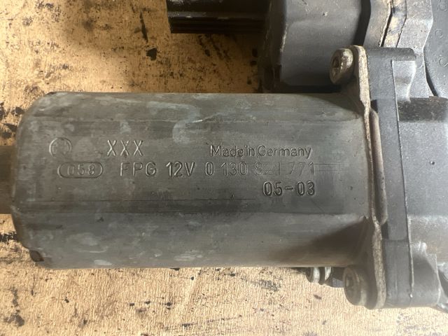 bontott FORD MONDEO III Jobb első Ablakemelő Motor