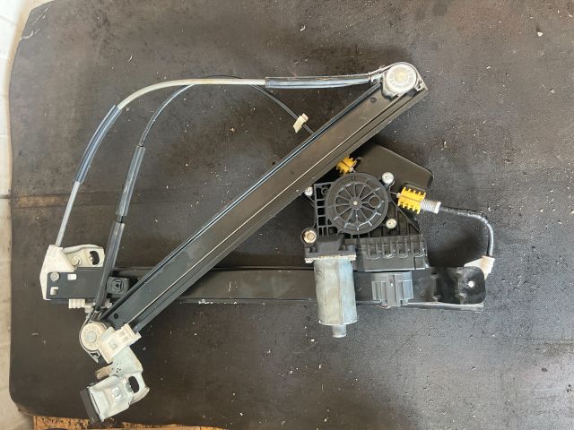 bontott FORD MONDEO III Jobb első Ablakemelő Szerkezet (Elektromos)