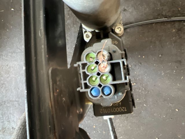 bontott FORD MONDEO III Jobb első Ablakemelő Szerkezet (Elektromos)