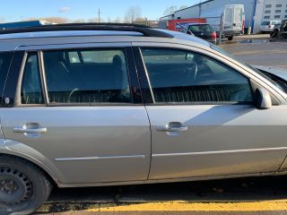 bontott FORD MONDEO III Jobb első Ajtó (Részeivel)