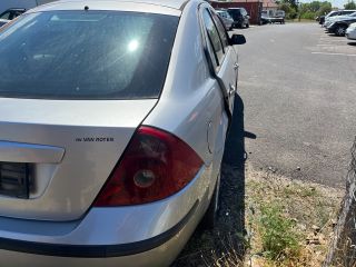 bontott FORD MONDEO III Jobb első Ajtó (Üres lemez)