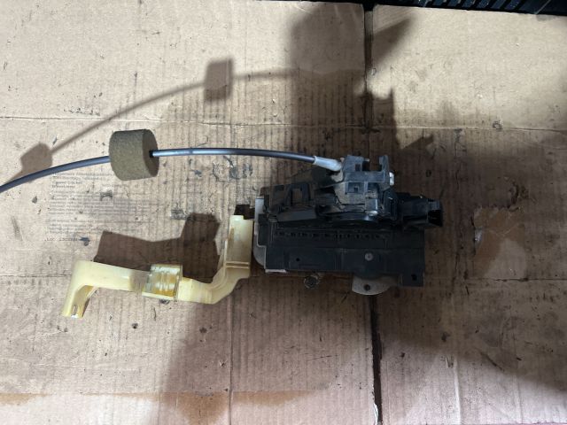 bontott FORD MONDEO III Jobb első Ajtózár