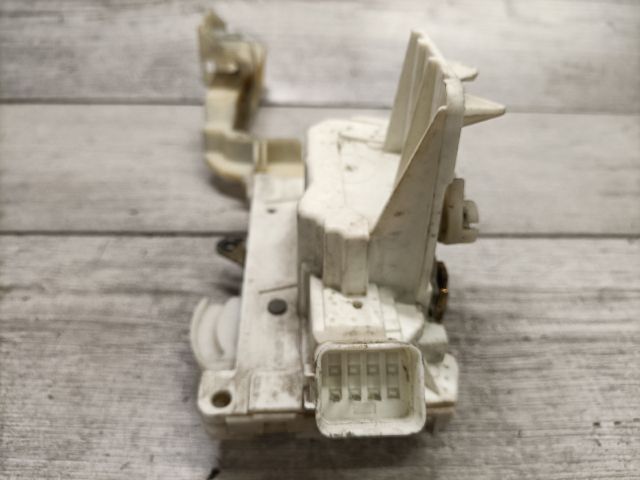 bontott FORD MONDEO III Jobb első Ajtózár