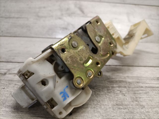 bontott FORD MONDEO III Jobb első Ajtózár