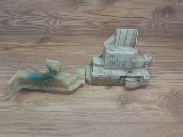 bontott FORD MONDEO III Jobb első Ajtózár