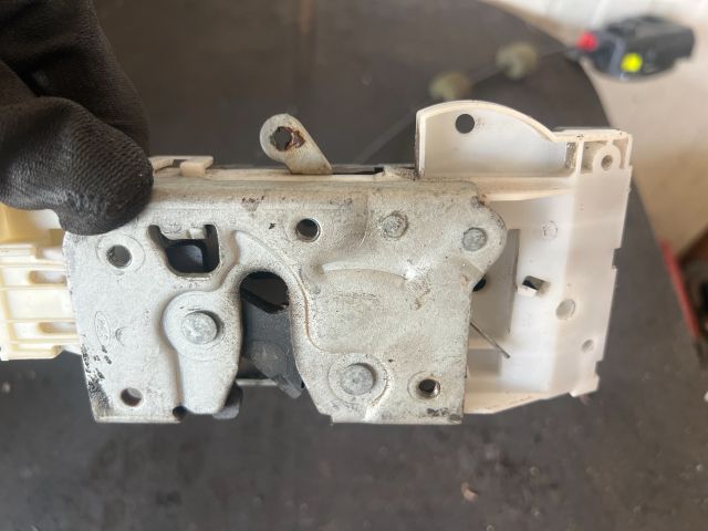 bontott FORD MONDEO III Jobb első Ajtózár