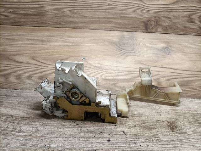 bontott FORD MONDEO III Jobb első Ajtózár