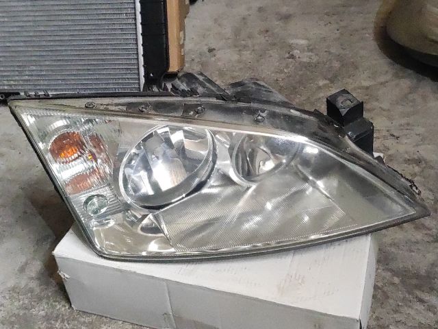 bontott FORD MONDEO III Jobb első Lámpabúra