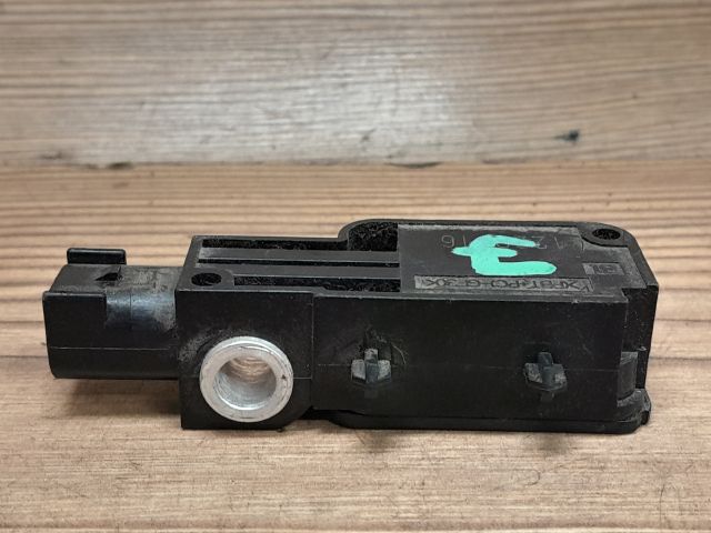 bontott FORD MONDEO III Jobb első Oldal Ütközés Érzékelő