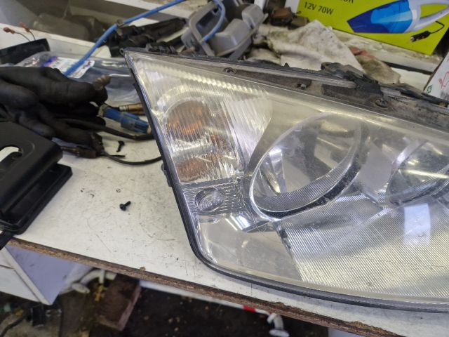 bontott FORD MONDEO III Jobb Fényszóró