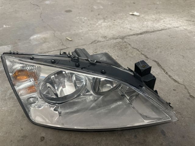 bontott FORD MONDEO III Jobb Fényszóró