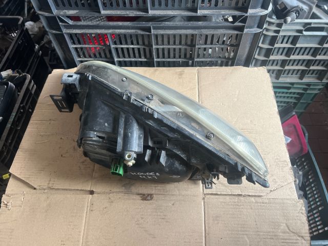 bontott FORD MONDEO III Jobb Fényszóró