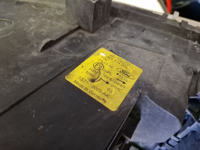 bontott FORD MONDEO III Jobb Fényszóró