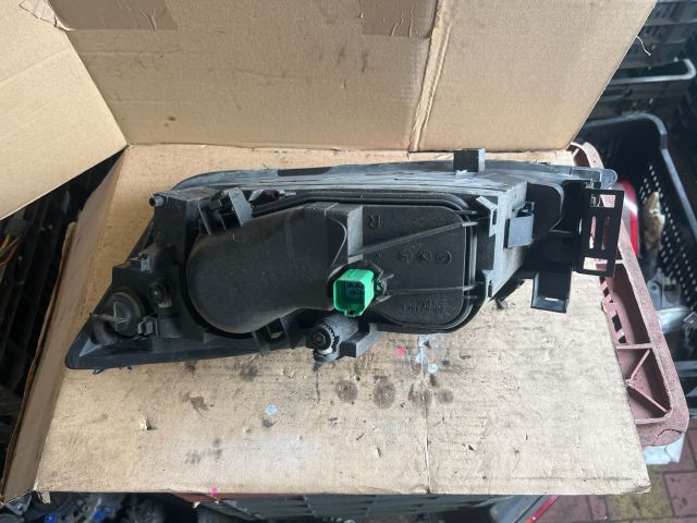 bontott FORD MONDEO III Jobb Fényszóró