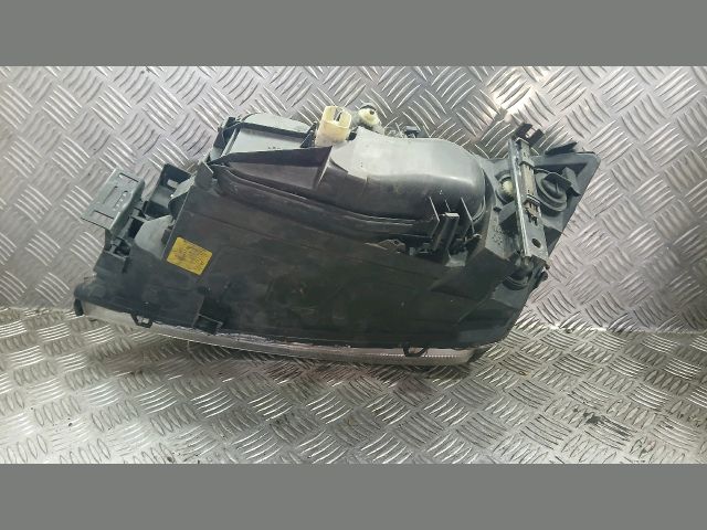 bontott FORD MONDEO III Jobb Fényszóró