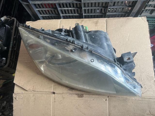 bontott FORD MONDEO III Jobb Fényszóró