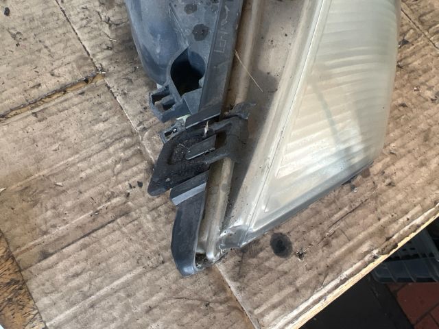 bontott FORD MONDEO III Jobb Fényszóró