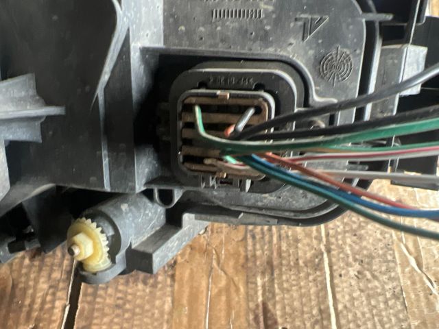 bontott FORD MONDEO III Jobb Fényszóró