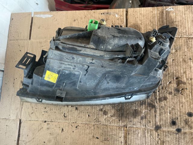 bontott FORD MONDEO III Jobb Fényszóró