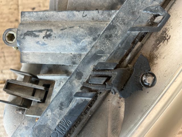 bontott FORD MONDEO III Jobb Fényszóró