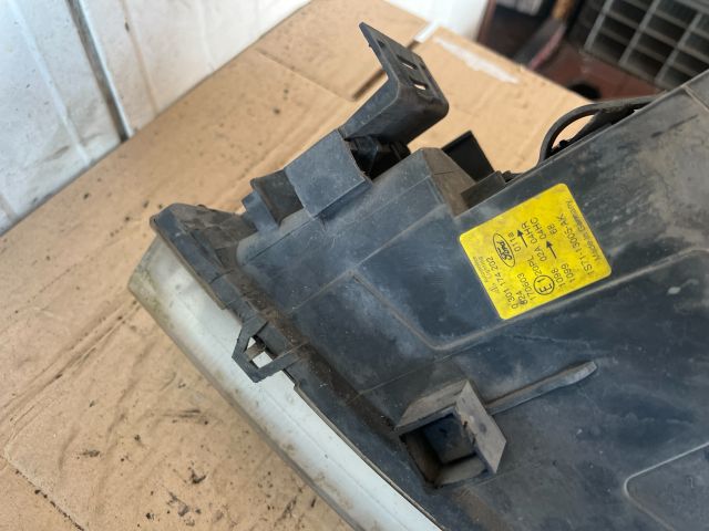 bontott FORD MONDEO III Jobb Fényszóró