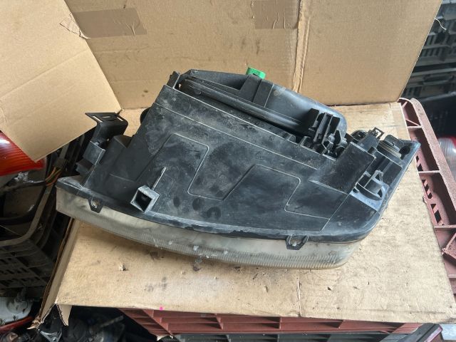 bontott FORD MONDEO III Jobb Fényszóró