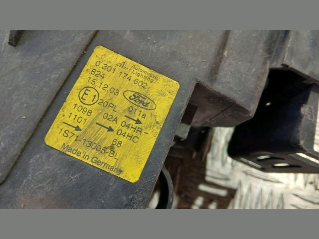 bontott FORD MONDEO III Jobb Fényszóró