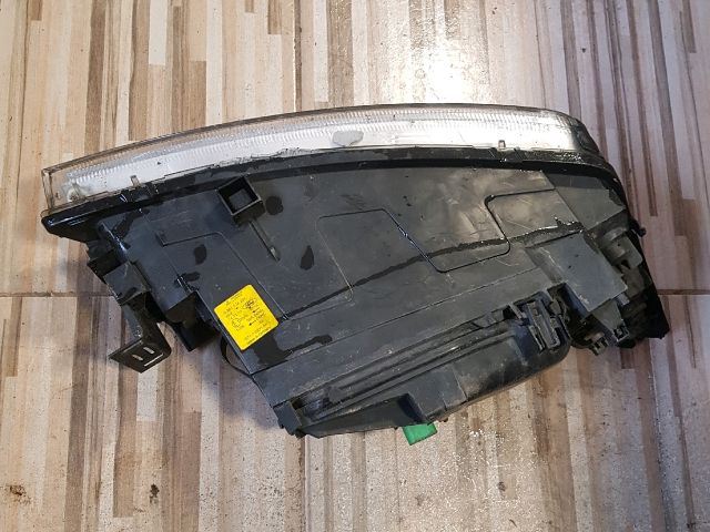 bontott FORD MONDEO III Jobb Fényszóró