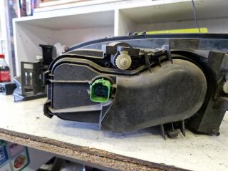 bontott FORD MONDEO III Jobb Fényszóró