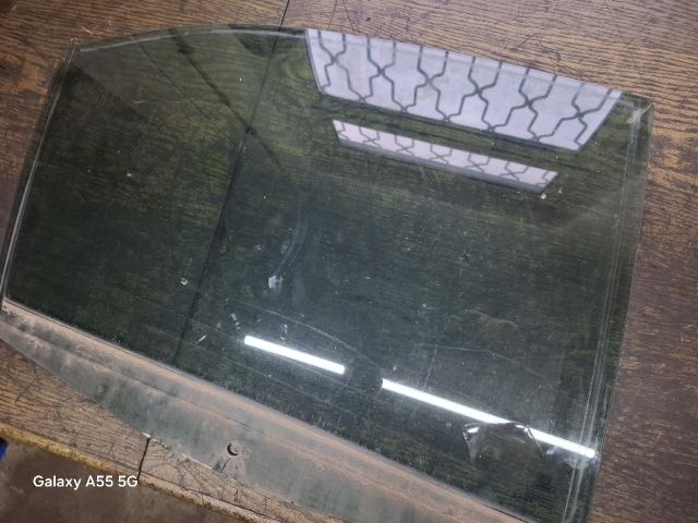 bontott FORD MONDEO III Jobb hátsó Ablak