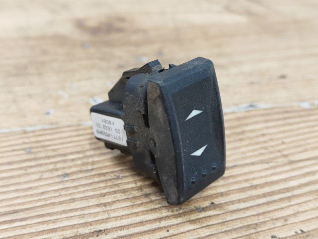 bontott FORD MONDEO III Jobb hátsó Ablakemelő Kapcsoló