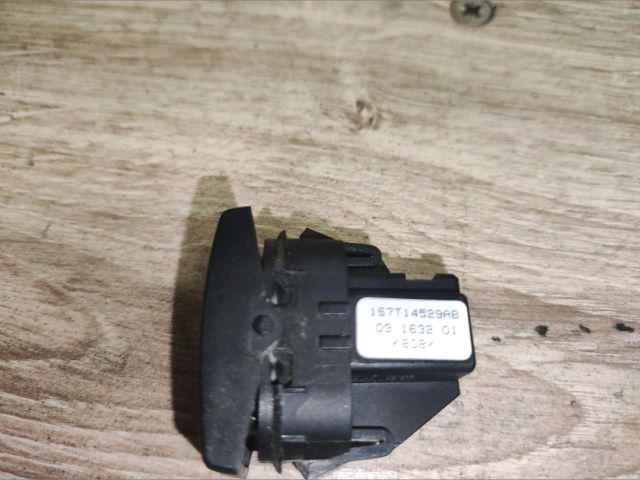 bontott FORD MONDEO III Jobb hátsó Ablakemelő Kapcsoló