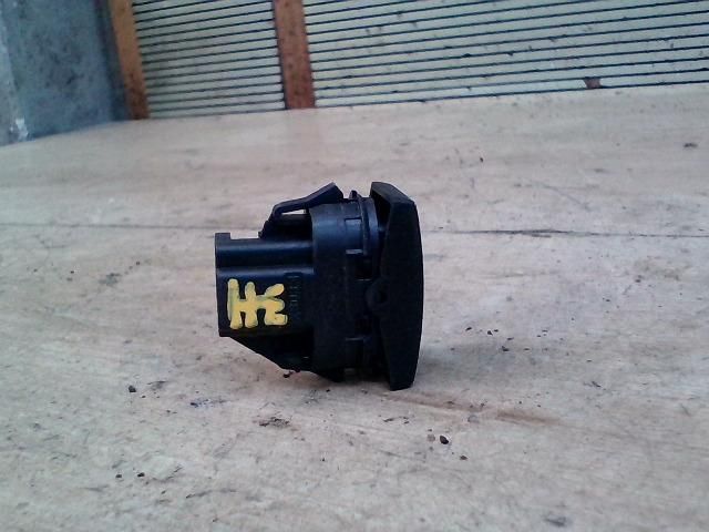 bontott FORD MONDEO III Jobb hátsó Ablakemelő Kapcsoló