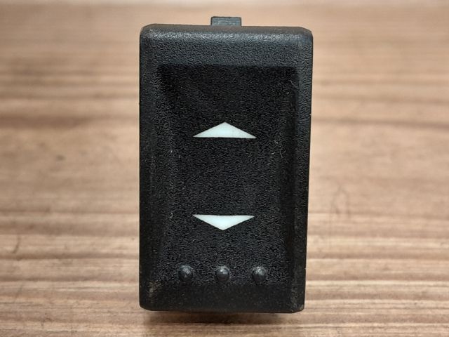 bontott FORD MONDEO III Jobb hátsó Ablakemelő Kapcsoló