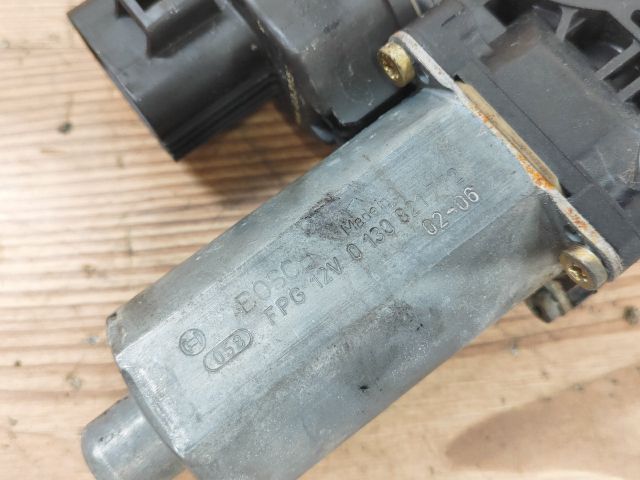 bontott FORD MONDEO III Jobb hátsó Ablakemelő Motor