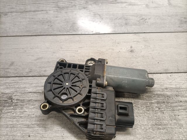 bontott FORD MONDEO III Jobb hátsó Ablakemelő Motor