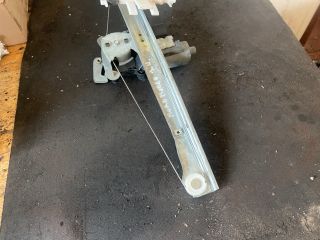 bontott FORD MONDEO III Jobb hátsó Ablakemelő Szerkezet (Elektromos)