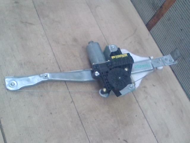 bontott FORD MONDEO III Jobb hátsó Ablakemelő Szerkezet (Elektromos)