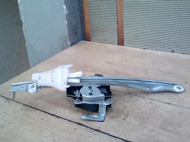 bontott FORD MONDEO III Jobb hátsó Ablakemelő Szerkezet (Elektromos)