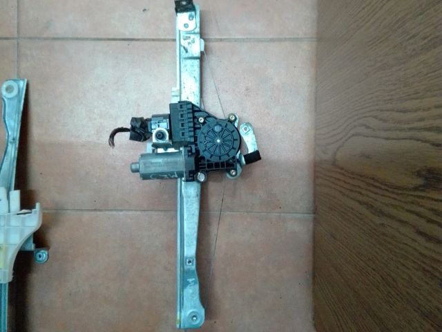 bontott FORD MONDEO III Jobb hátsó Ablakemelő Szerkezet (Elektromos)