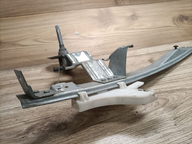 bontott FORD MONDEO III Jobb hátsó Ablakemelő Szerkezet (Mechanikus)