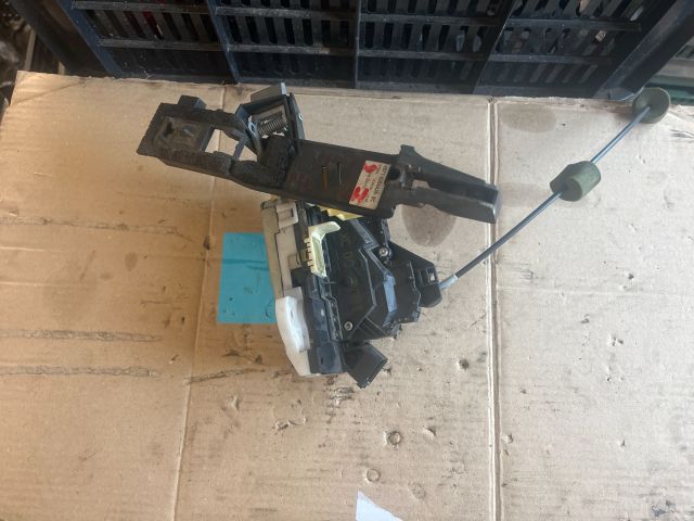 bontott FORD MONDEO III Jobb hátsó Ajtózár