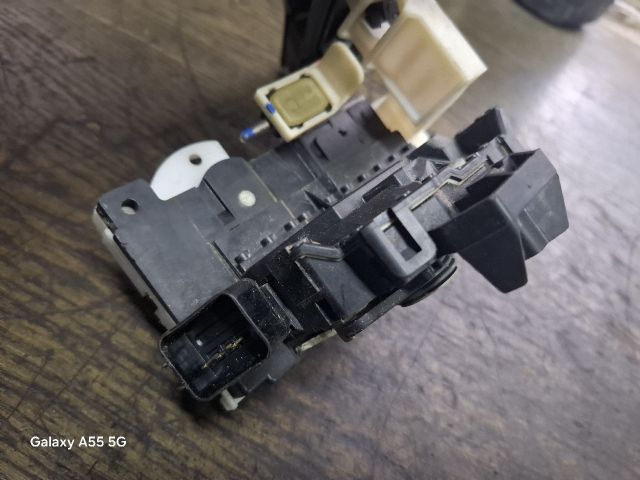 bontott FORD MONDEO III Jobb hátsó Ajtózár