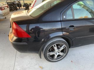 bontott FORD MONDEO III Jobb hátsó Dobbetét (Kerékjárati, Műanyag)