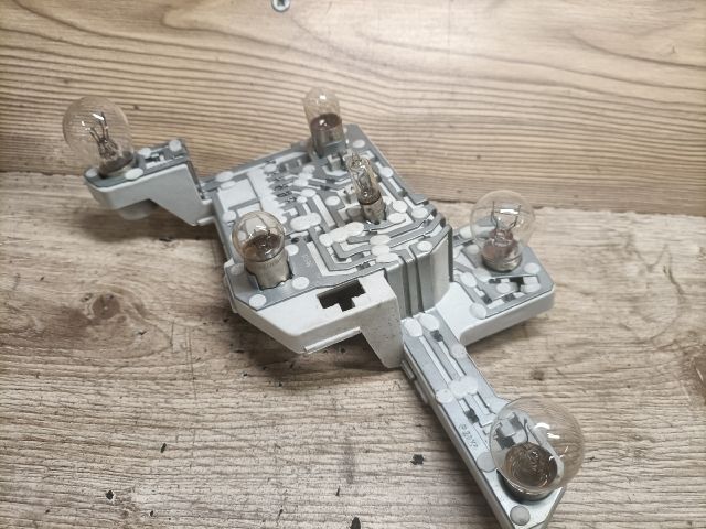 bontott FORD MONDEO III Jobb Hátsó Lámpa Foglalat